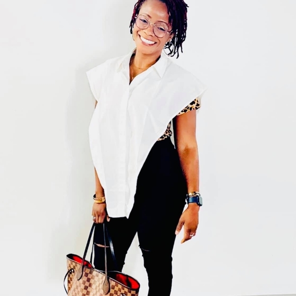 V-Shaped Irregular Blouse - Picture 3 of 3